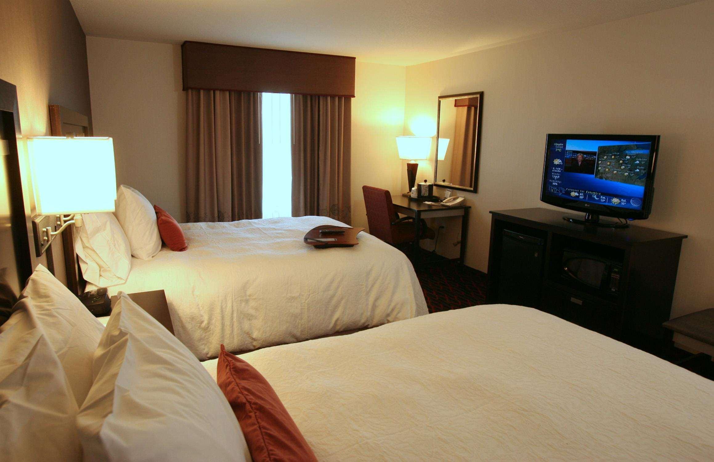 Hampton Inn & Suites Red Deer Room photo